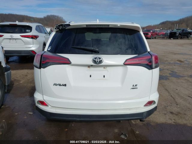 JTMBFREV7JJ193145 Toyota RAV4 LE