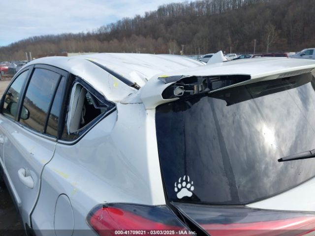 JTMBFREV7JJ193145 Toyota RAV4 LE