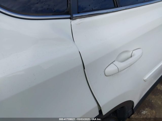 JTMBFREV7JJ193145 Toyota RAV4 LE