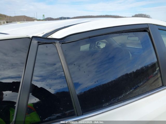 JTMBFREV7JJ193145 Toyota RAV4 LE
