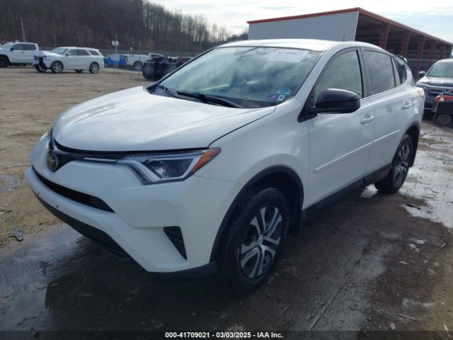 JTMBFREV7JJ193145 Toyota RAV4 LE