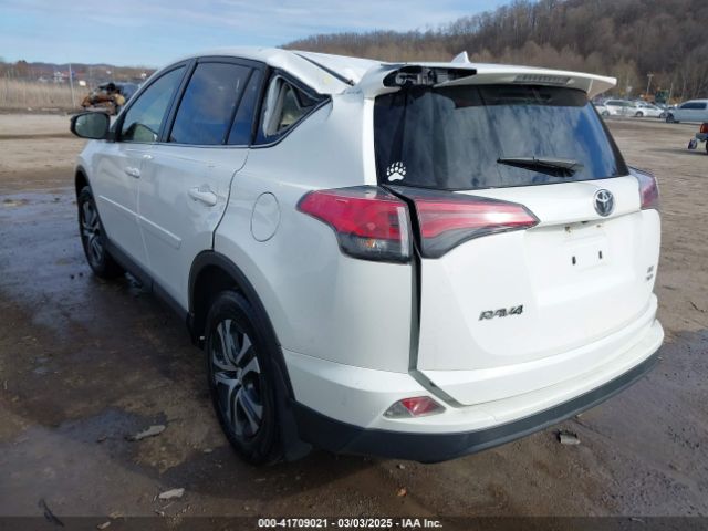 JTMBFREV7JJ193145 Toyota RAV4 LE