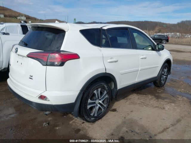 JTMBFREV7JJ193145 Toyota RAV4 LE