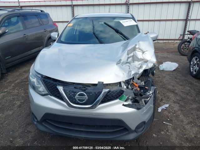JN1BJ1CP8JW161427 Nissan Rogue Sport S