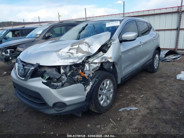 JN1BJ1CP8JW161427 Nissan Rogue Sport S