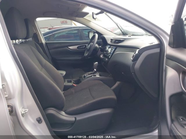JN1BJ1CP8JW161427 Nissan Rogue Sport S
