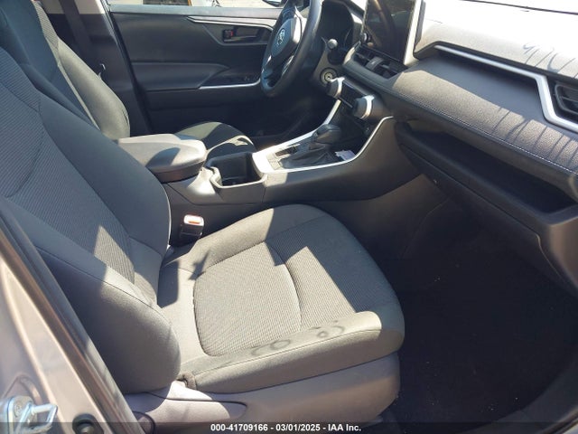 Toyota RAV4 LE 2024 2T3H1RFV8RC275262 Image 5