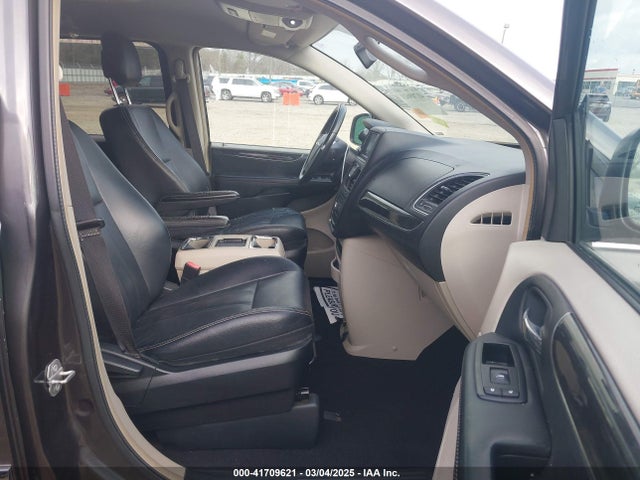 2C4RC1BG9FR577090 Chrysler Town & Country Touring