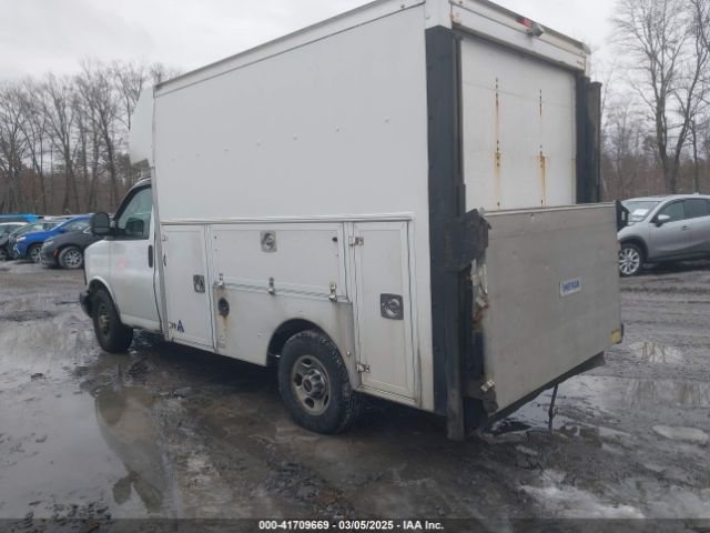 2017 GMC SAVANA CUTAWAY 1GD07RFG8H1334024 Photo 2