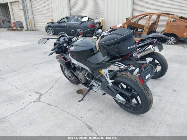 2022 APRILIA TUONO ZD4KSUM05NS000287 Photo 2