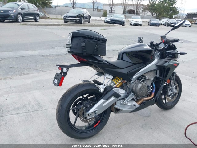 2022 APRILIA TUONO ZD4KSUM05NS000287 Photo 3