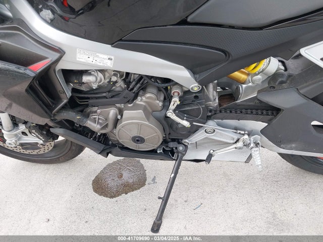 2022 APRILIA TUONO ZD4KSUM05NS000287 Photo 8