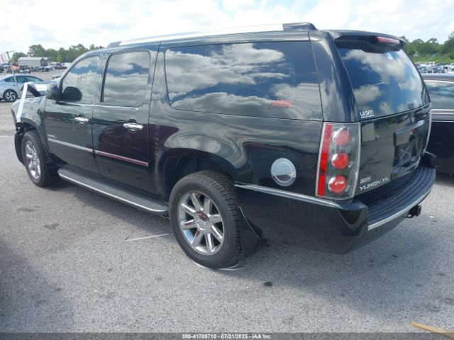 2011 GMC YUKON XL 1500 1GKS2MEFXBR293920 Photo 2