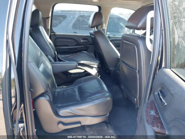 2011 GMC YUKON XL 1500 1GKS2MEFXBR293920 Photo 7