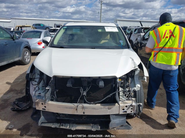 5TDKZRFH6HS515660 Toyota Highlander Xle