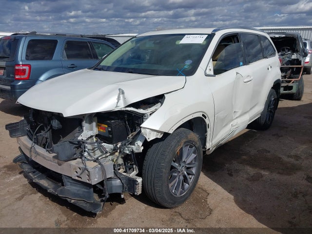5TDKZRFH6HS515660 Toyota Highlander Xle