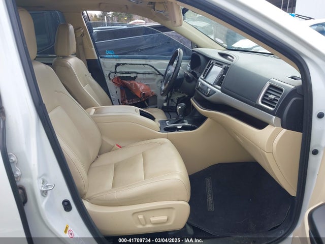 5TDKZRFH6HS515660 Toyota Highlander Xle