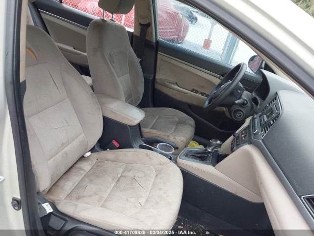 KMHD74LF9HU110078 Hyundai ELANTRA SE
