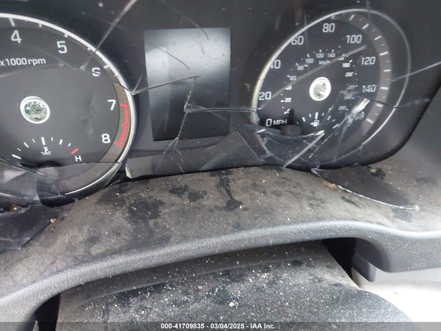 KMHD74LF9HU110078 Hyundai ELANTRA SE