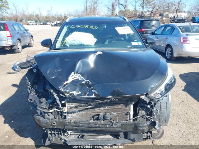 KM8J3CA46HU554786 Hyundai TUCSON SE