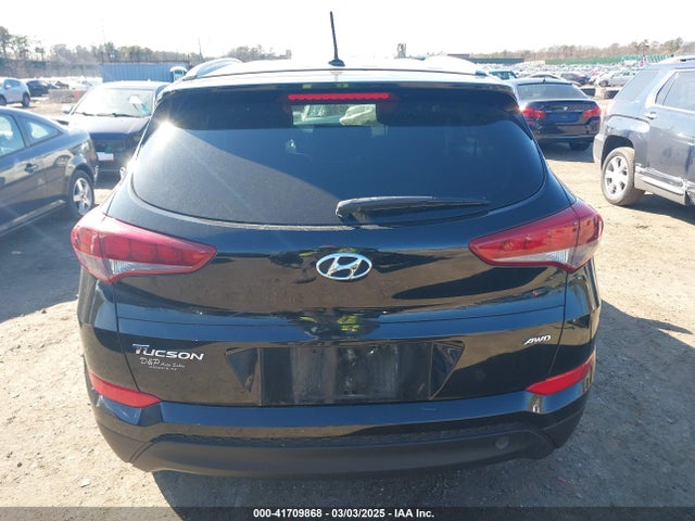 KM8J3CA46HU554786 Hyundai TUCSON SE