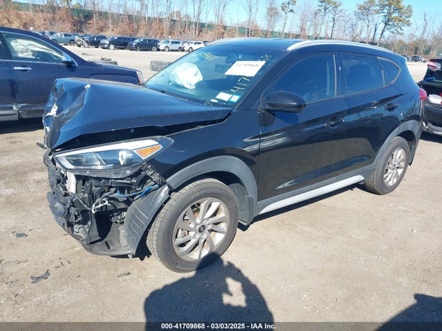 KM8J3CA46HU554786 Hyundai TUCSON SE