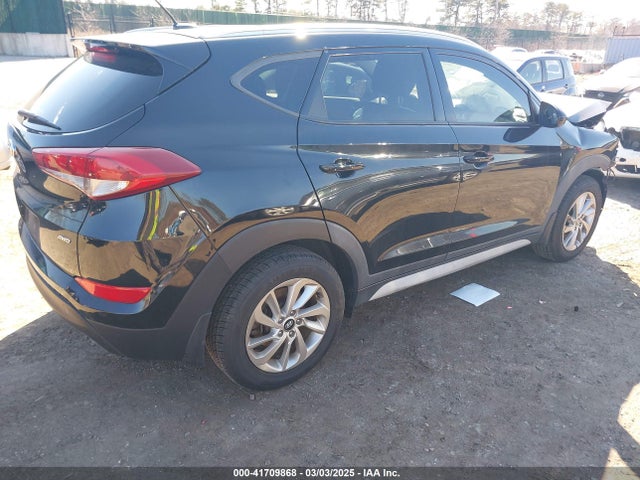KM8J3CA46HU554786 Hyundai TUCSON SE