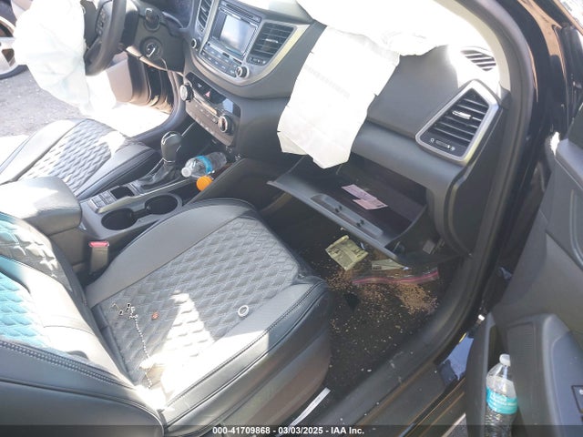 KM8J3CA46HU554786 Hyundai TUCSON SE