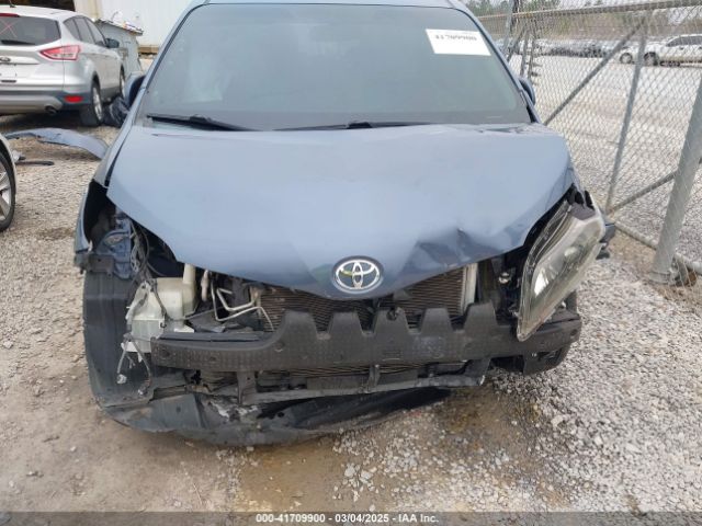 5TDKK3DC7FS579941 Toyota Sienna Le 8 Passenger
