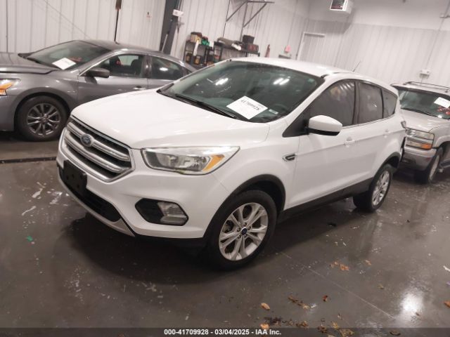 1FMCU9G99HUD58837 Ford ESCAPE SE