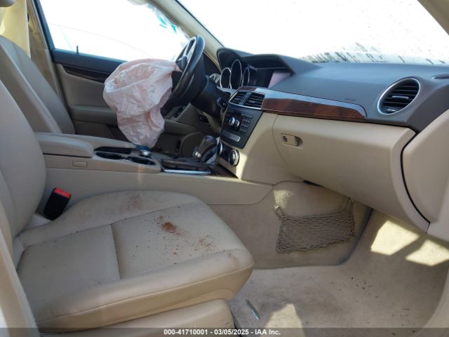 WDDGF8AB5EA910262 Mercedes-Benz C 300 Luxury 4matic/sport 4matic