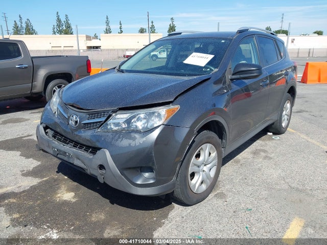 Toyota RAV4 LE 2014 JTMZFREV9EJ010770 Image 2