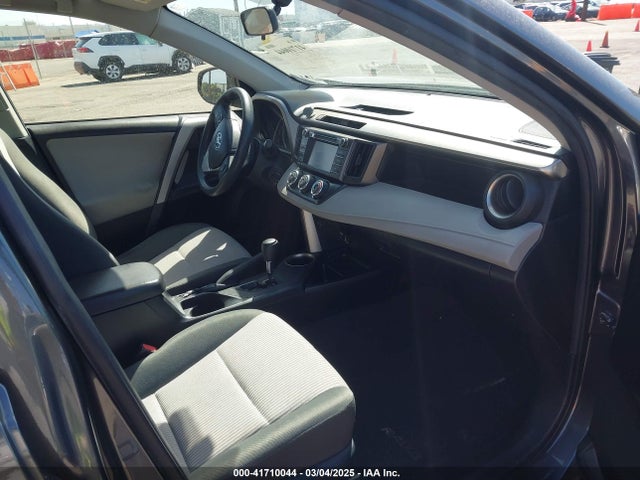 Toyota RAV4 LE 2014 JTMZFREV9EJ010770 Image 5