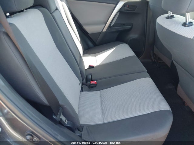 Toyota RAV4 LE 2014 JTMZFREV9EJ010770 Image 8