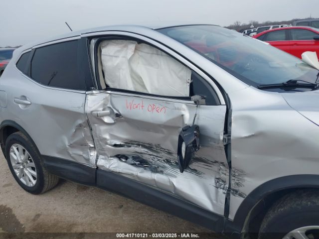 JN1BJ1CV7LW541828 Nissan Rogue Sport S Fwd Xtronic Cvt