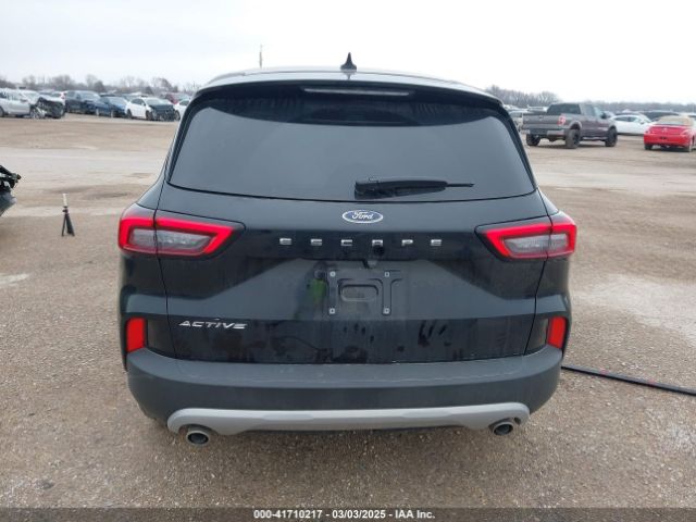 1FMCU0GNXPUB08613 Ford Escape Active