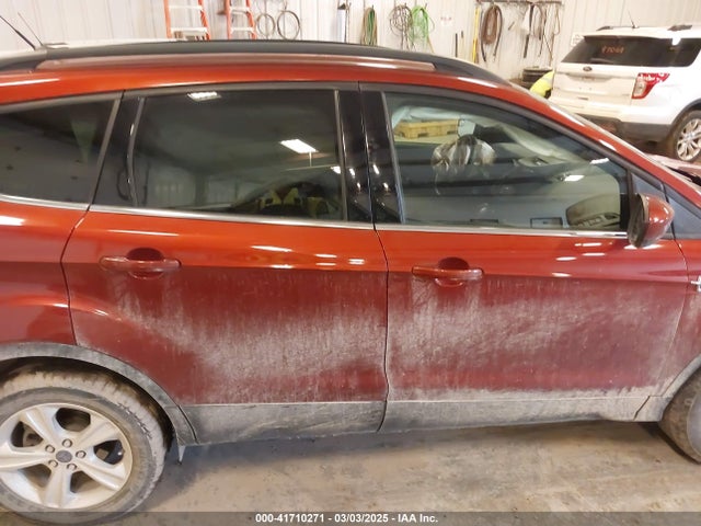 41710271 :رقم المزاد ، 1FMCU0GX1GUA44267 vin ، 2016 Ford Escape Se مزاد بيع