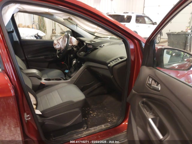 41710271 :رقم المزاد ، 1FMCU0GX1GUA44267 vin ، 2016 Ford Escape Se مزاد بيع