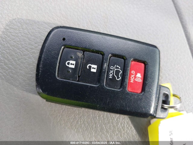 5TDKZRFH7KS551171 Toyota Highlander Xle
