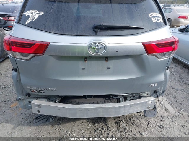 5TDKZRFH7KS551171 Toyota Highlander Xle