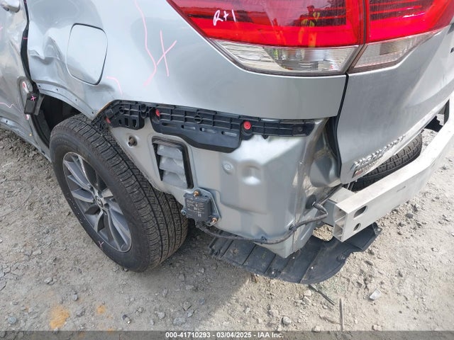5TDKZRFH7KS551171 Toyota Highlander Xle