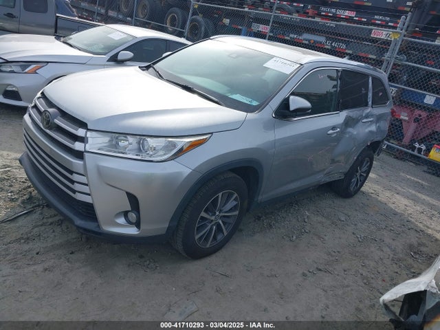 5TDKZRFH7KS551171 Toyota Highlander Xle