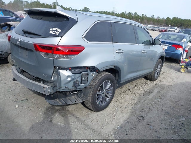 5TDKZRFH7KS551171 Toyota Highlander Xle