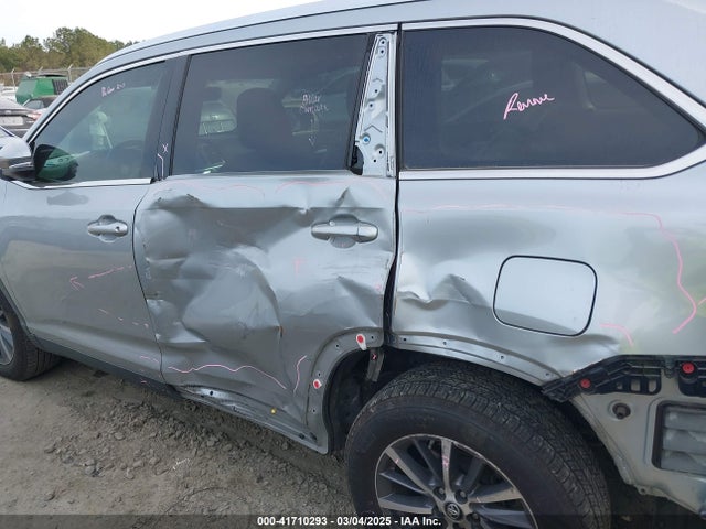 5TDKZRFH7KS551171 Toyota Highlander Xle