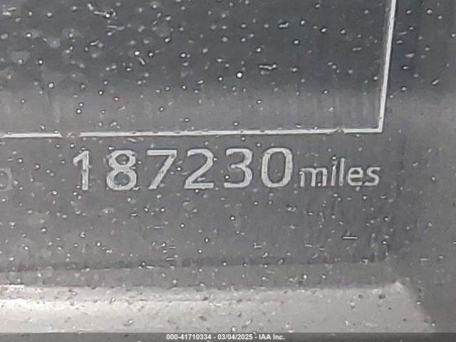 JTMBFREV3HJ162064 Toyota RAV4 LE