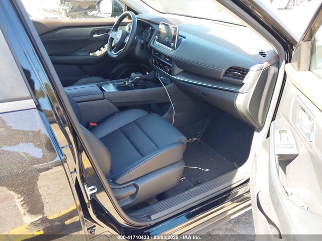 JN8BT3BA1PW436651 Nissan Rogue Sv Fwd