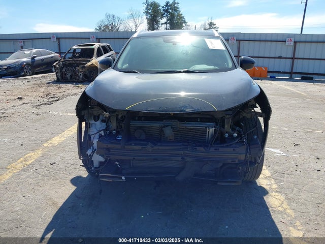 JN8BT3BA1PW436651 Nissan Rogue Sv Fwd