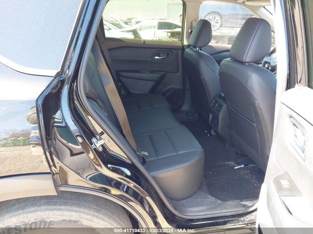 JN8BT3BA1PW436651 Nissan Rogue Sv Fwd