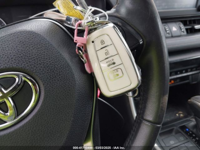 2T3C1RFV9KC007255 Toyota Rav4 Xle Premium