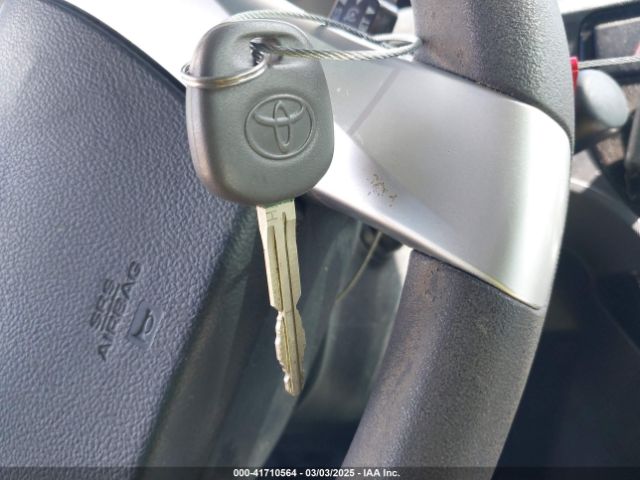 JTDKDTB33G1121860 Toyota Prius C Two